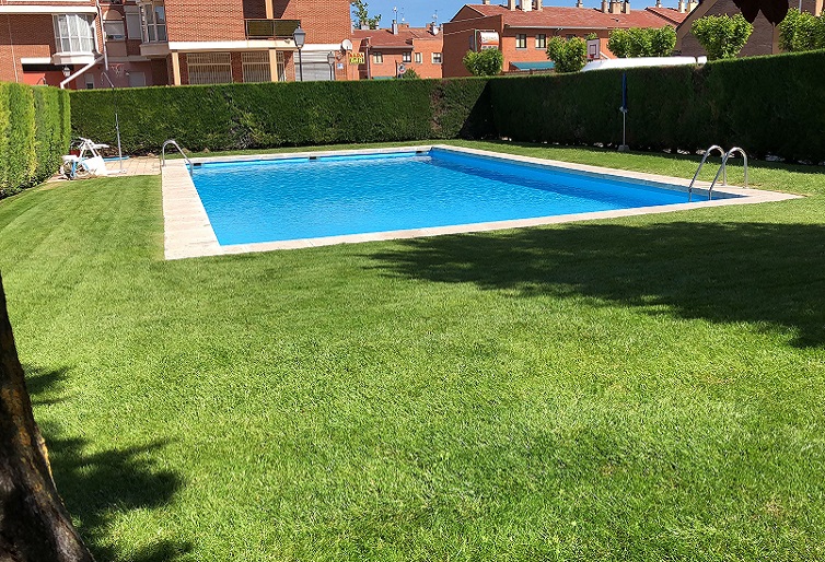 Servihogar refuerza en verano sus servicios de jardineria en comunidades